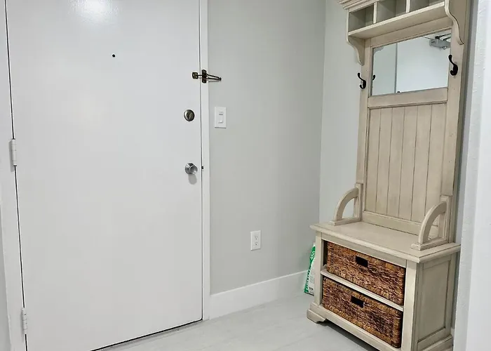 440 West 304-n Direct Gulf Front And Waterside Pool Apartment *