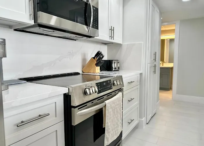 440 West 304-n Direct Gulf Front And Waterside Pool Apartment *