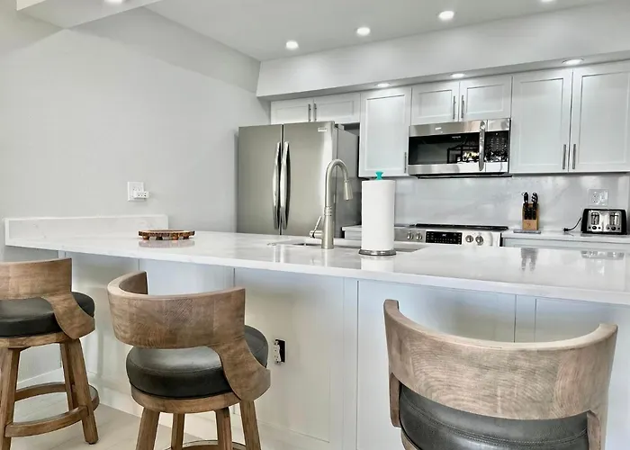 440 West 304-n Direct Gulf Front And Waterside Pool *