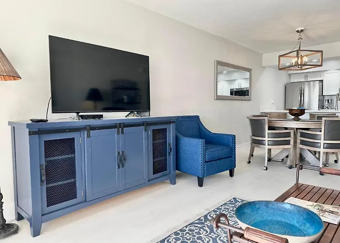440 West 304-n Direct Gulf Front And Waterside Pool Apartment